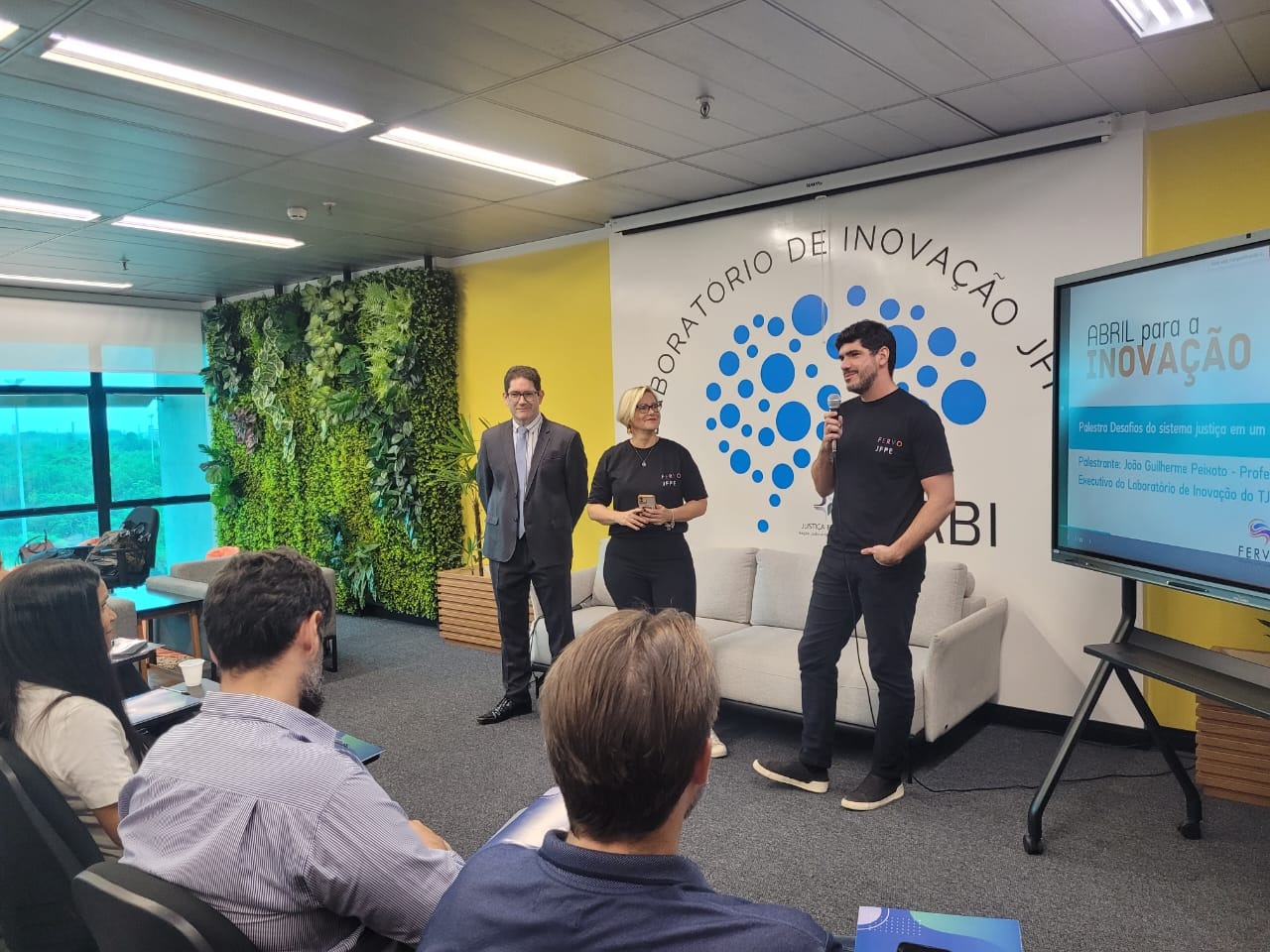 Abril para Inovação: evento reúne público interno e externo no debate sobre integração entre a tecnologia e o humano